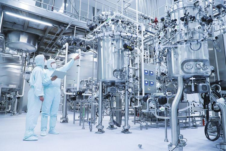 一座海外药厂数字孪生系统怎么实现“虚拟巡检”?靠的是这 5 层技术——具体拆解